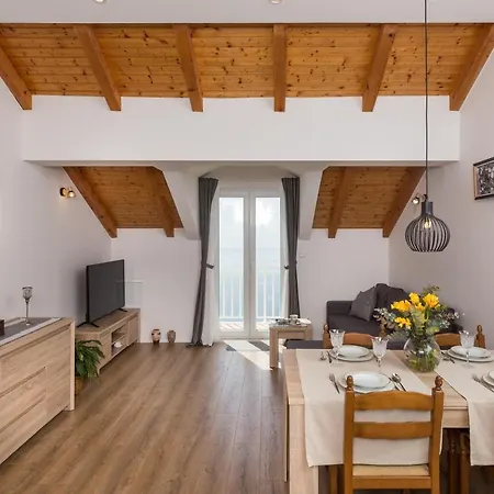 Lejlighed M&k - Two Bedroom With Balcony And Sea View