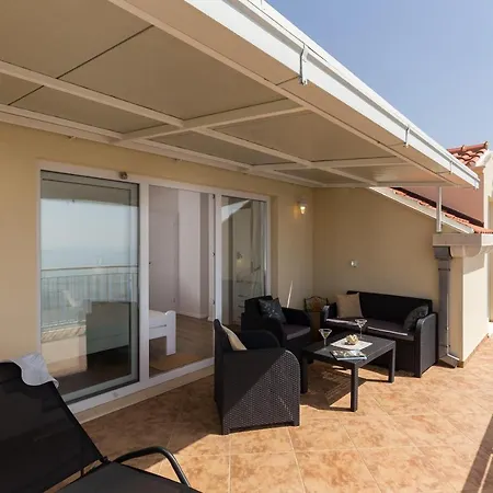 M&k - Two Bedroom With Balcony And Sea View