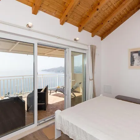 M&k - Two Bedroom With Balcony And Sea View