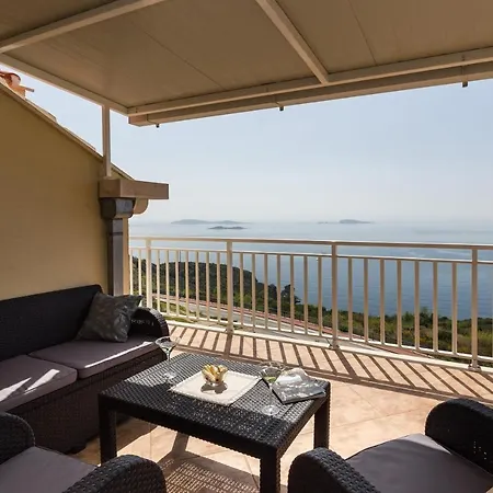 M&k - Two Bedroom With Balcony And Sea View شقة *