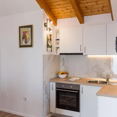 M&k - Two Bedroom With Balcony And Sea View